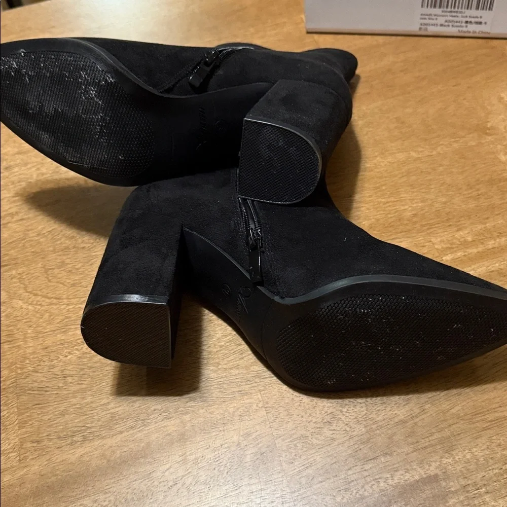 Athlefit heeled black suede boots